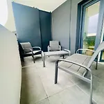 Iconic T3 - Parking - Wifi - Vue Et Montagne Apartmán *