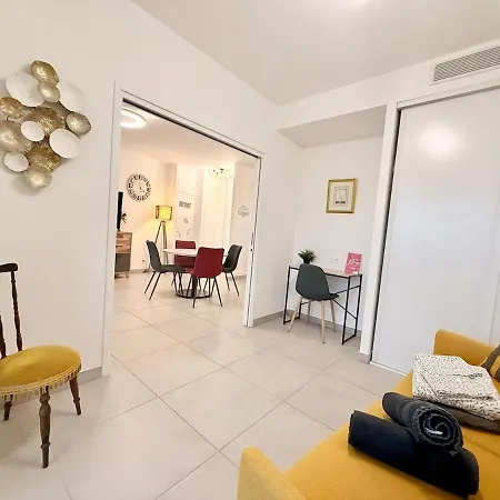 Iconic T3 - Parking - Wifi - Vue Et Montagne Appartement Agde